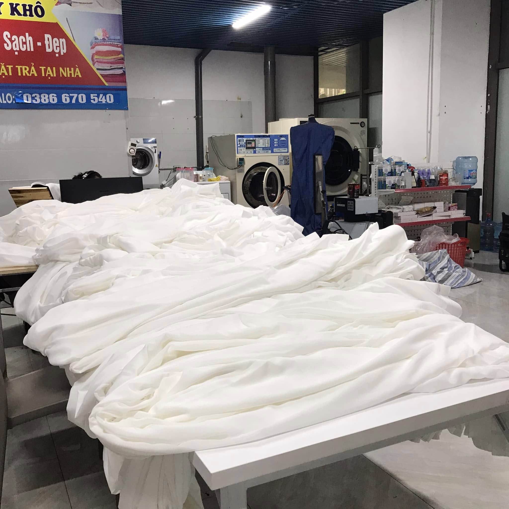 Dịch vụ giặt rèm cửa chuyên nghiệp tại Hà Nội – Elite Care Laundry